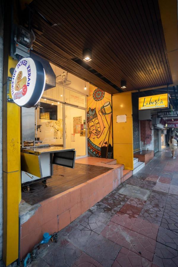 Liberta Hostel Bangkok Exterior photo