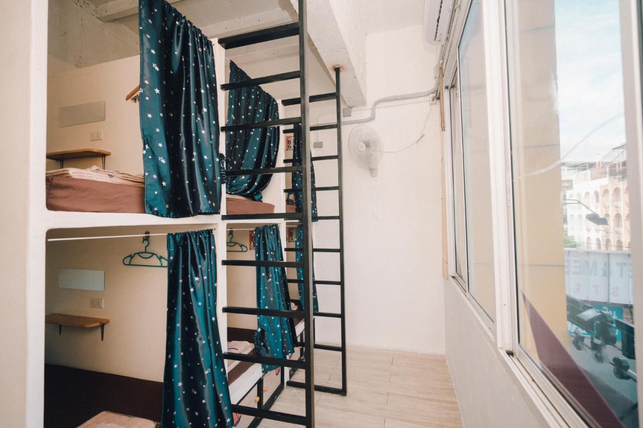 Liberta Hostel Bangkok Exterior photo
