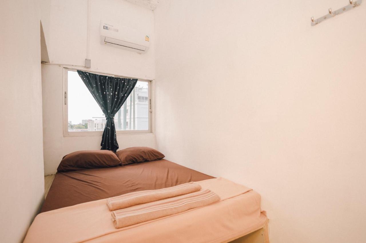 Liberta Hostel Bangkok Exterior photo