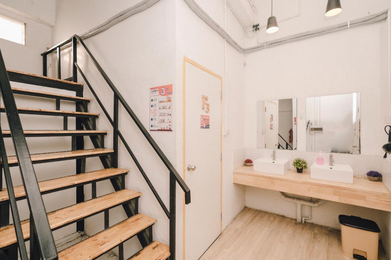 Liberta Hostel Bangkok Exterior photo